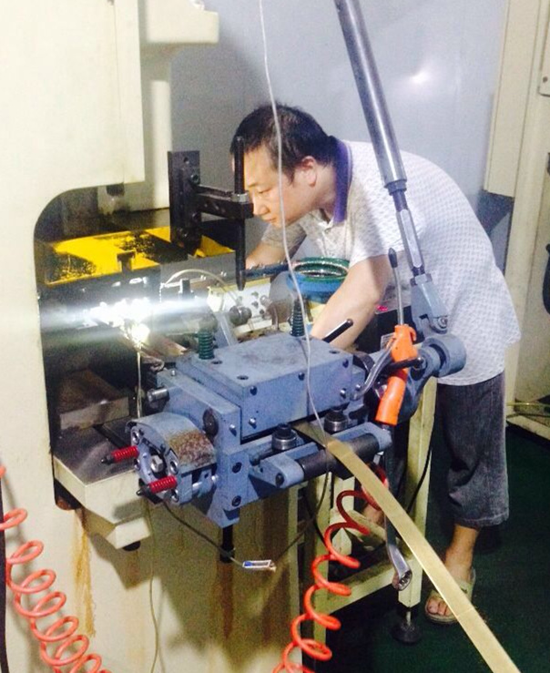 與元?jiǎng)t同行,載夢想前進(jìn)--訪優(yōu)秀員工之“光頭哥”!